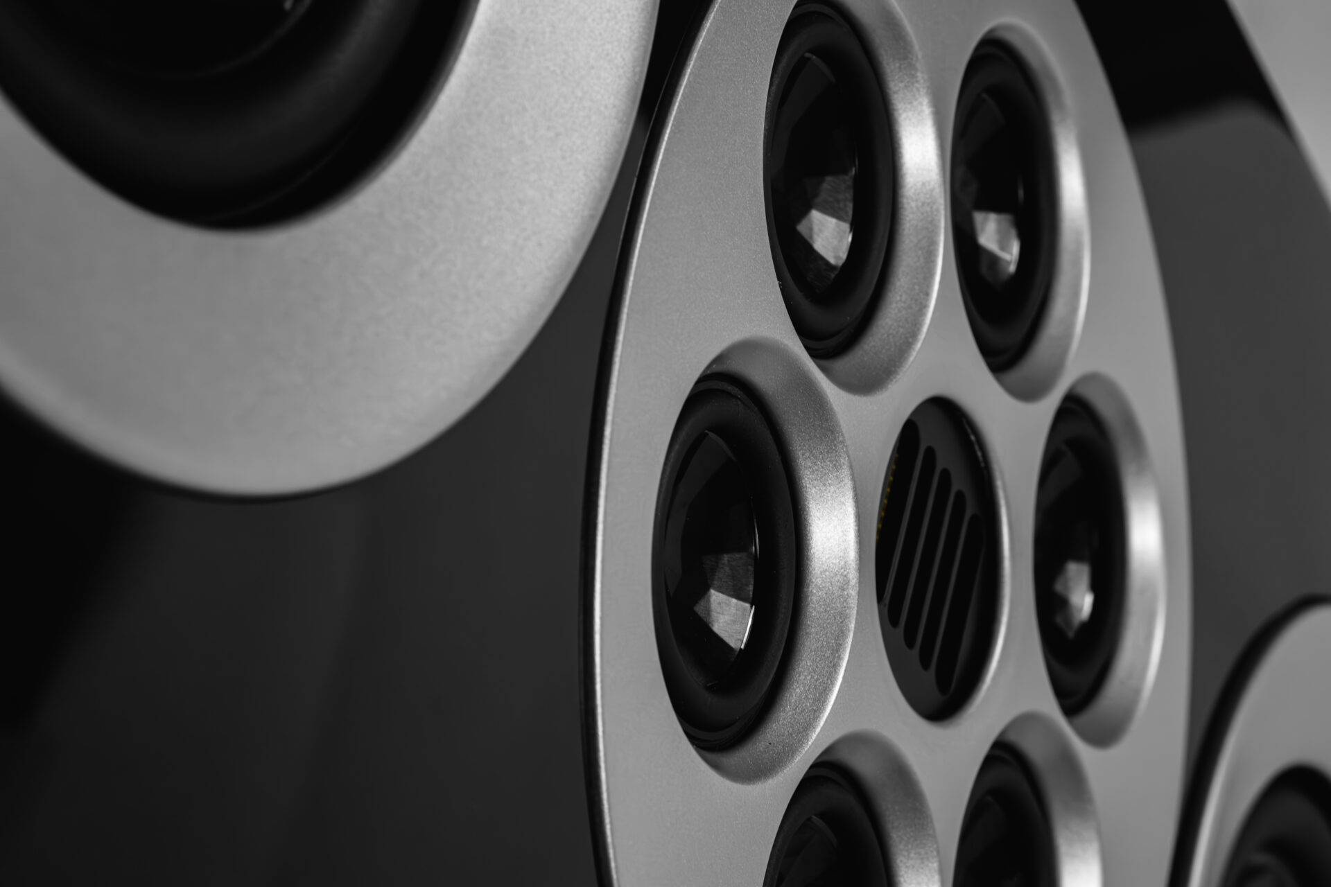 ELAC Concerto M807 (BRAND NEW!!) - Image 7