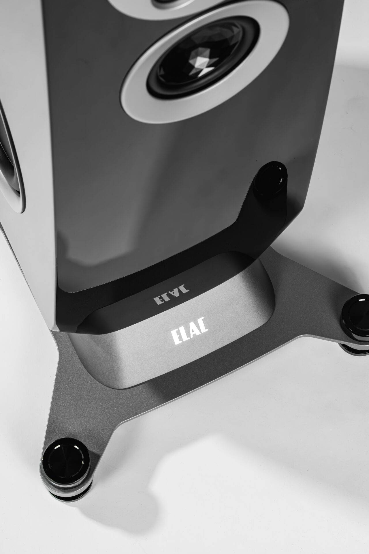 ELAC Concerto M807 (BRAND NEW!!) - Image 9