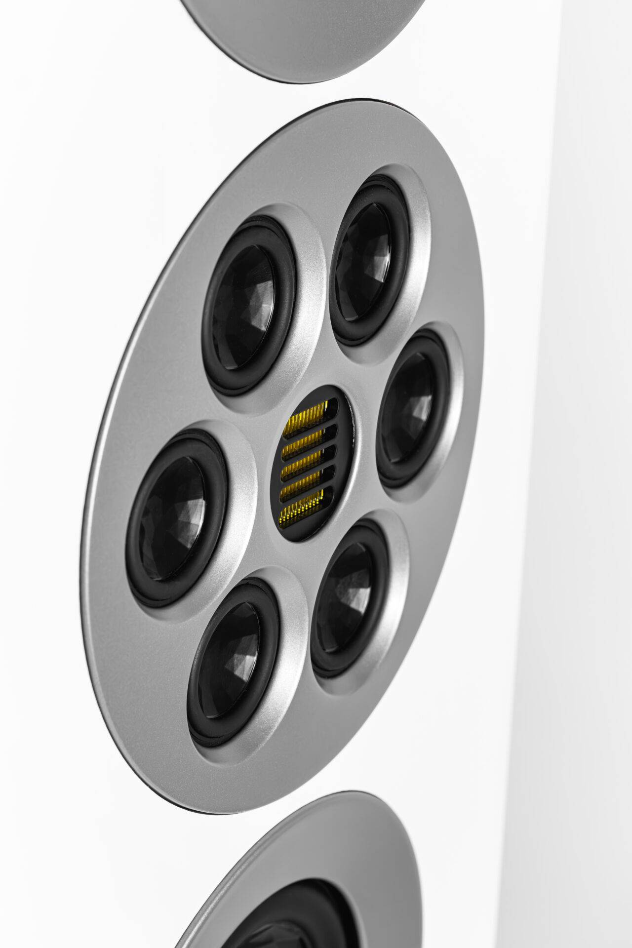 ELAC Concerto M807 (BRAND NEW!!) - Image 14