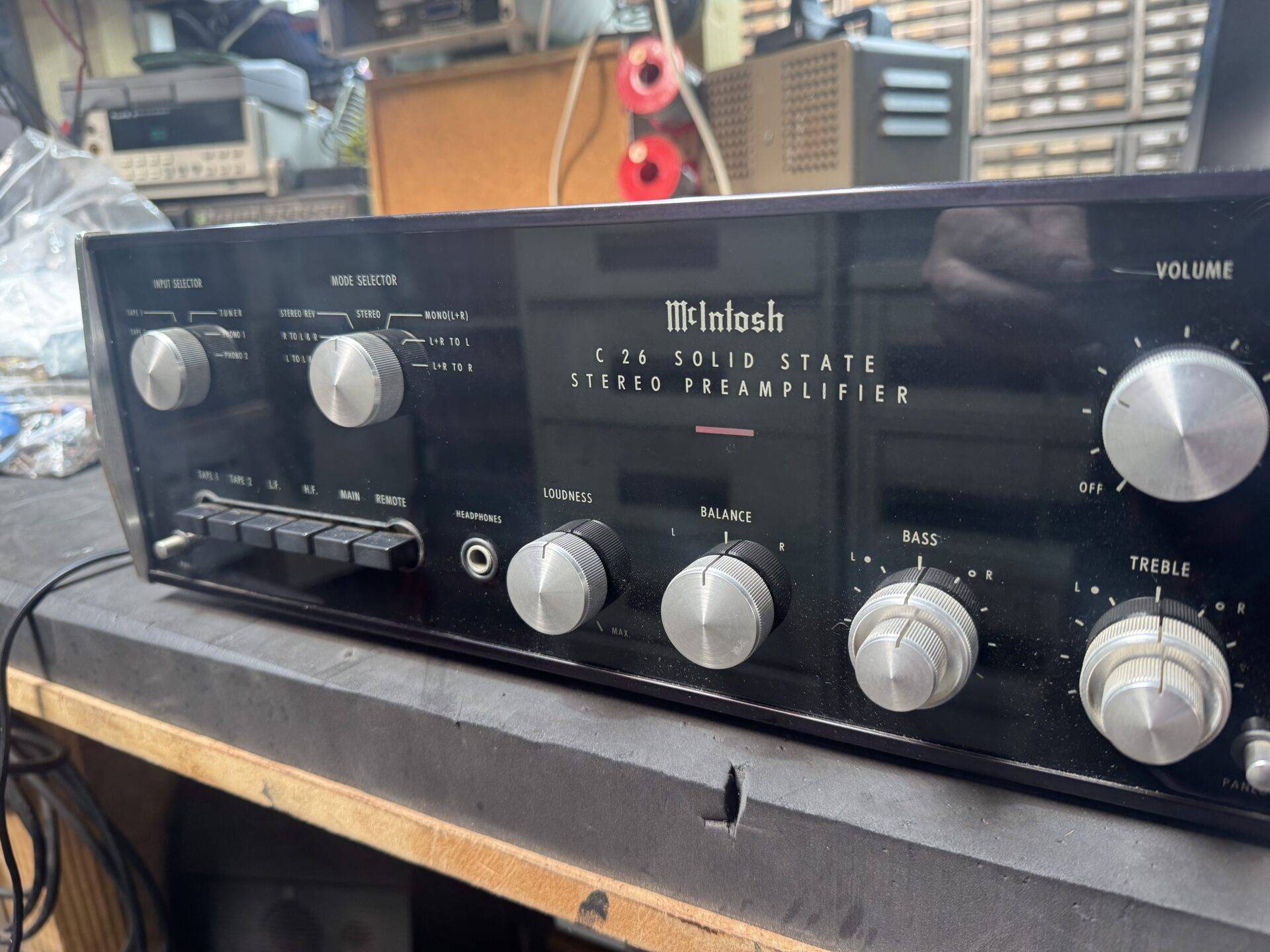 McIntosh C26 Preamp (Vintage INT)