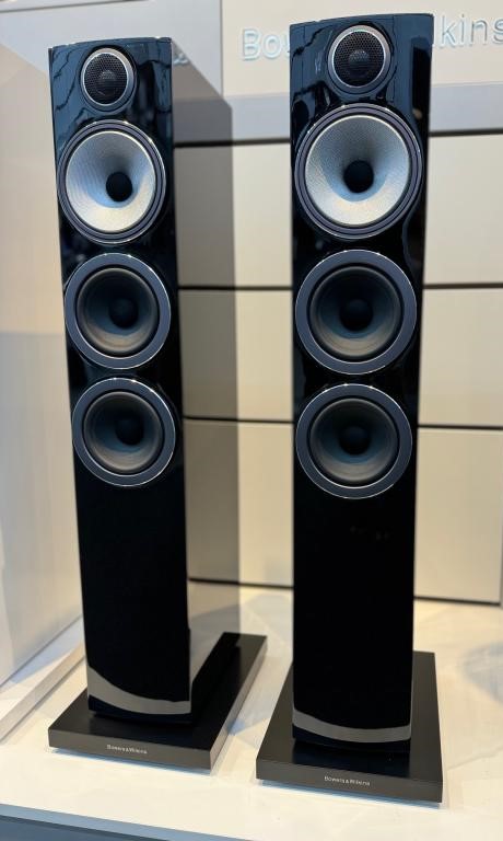 B&W 704 S3 (Piano Black)