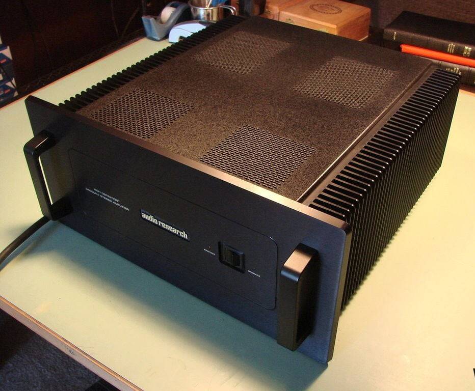 Audio Research D400 MK2 Stereo Power Amplifier - Image 4