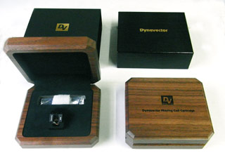 Walnut case of XV-1t MC Cartridge