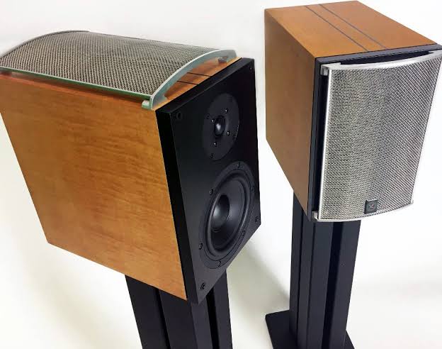 Studio Electric M4 Bookshelf Speakers (Cherry Wood Piano Gloss)